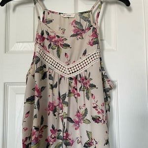 Sleeveless tops